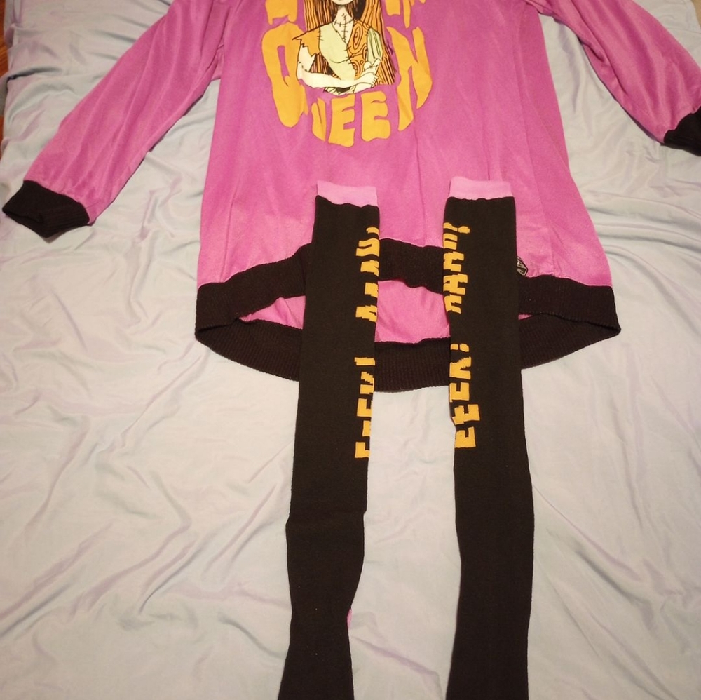 Sleepwear with high socks